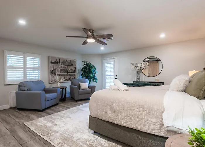 4 Bdr With Gym & Hot Tub * Phoenix