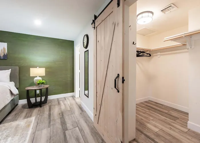 4 Bdr With Gym & Hot Tub Phoenix