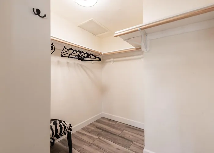 4 Bdr With Gym & Hot Tub * Phoenix
