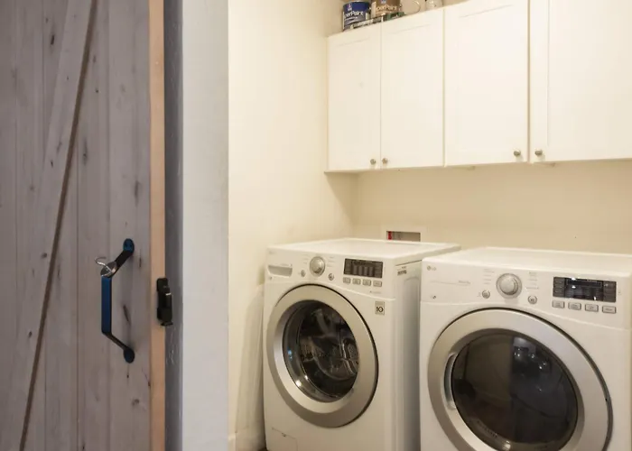 4 Bdr With Gym & Hot Tub * Phoenix