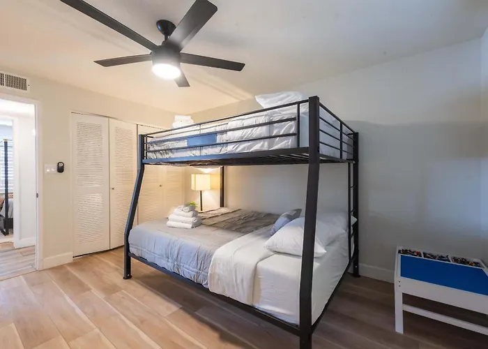 4 Bdr With Gym & Hot Tub Phoenix