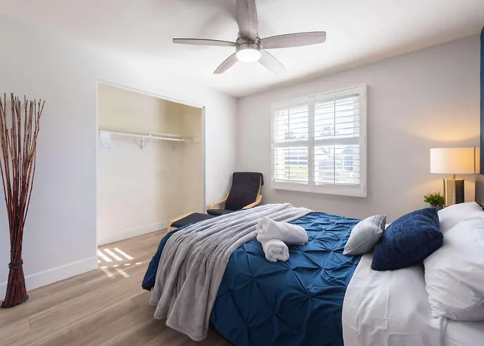 4 Bdr With Gym & Hot Tub Phoenix