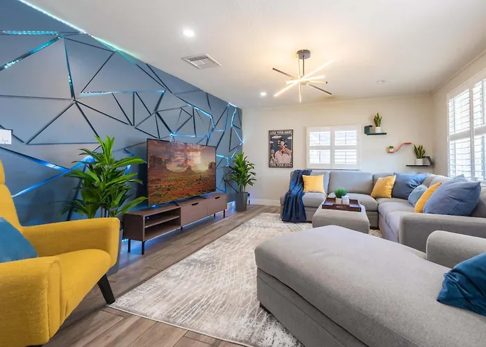 4 Bdr With Gym & Hot Tub * Phoenix